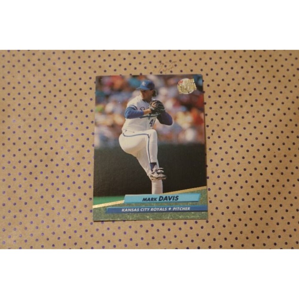 Mark Davis #369 Baseball Card (1992)
